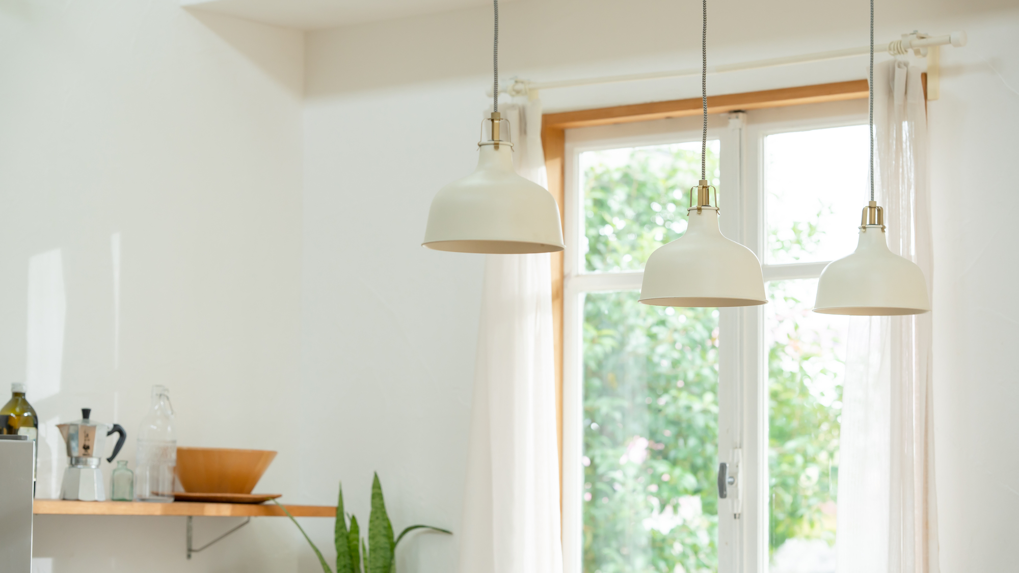 照明器具を正しく処分する方法5選！費用相場・注意点も解説